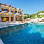 House Laluna