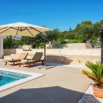 House Laluna