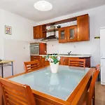 House Laluna * Gustirna